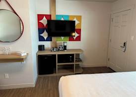 El Bonita Motel 5