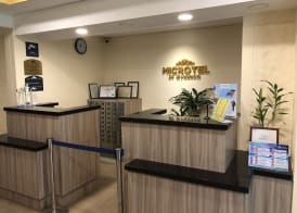 Microtel By Wyndham Boracay 4