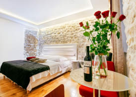 Get Split Luxury Apartment 3