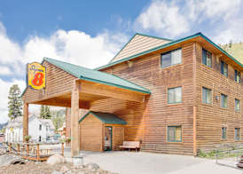 Super 8 by Wyndham Cooke City Yellowstone Park 4