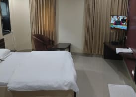 Pals Hotel 3