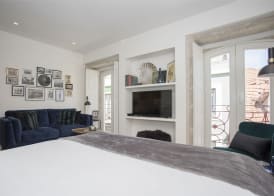 Liiiving in Porto - Cozy & Chic Downtown 5