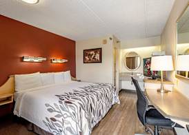 Red Roof Inn Greensboro Coliseum 5