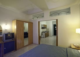 Pefkos Beach Studios & Apartments 4