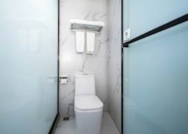 Qinfengyuan Hotel (Shanghai Xuhui District Zhongshan Hospital Jiashan Road Subway Station Branch) 4