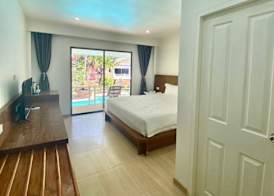 V Beach Resort 2