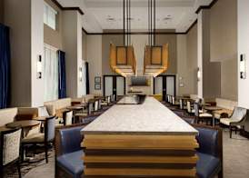 Hampton Inn & Suites Falls Church 3