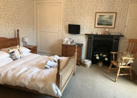 SPRING GARDENS B&B 4