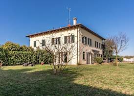 F Tale Country House 5