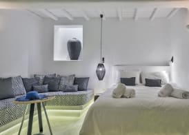Mykonian Mews Luxury Suites 3