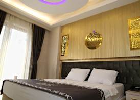 The Grand Tower Hotel 3