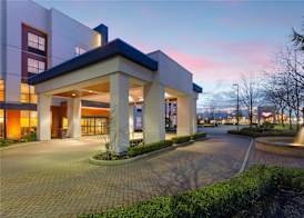 Hampton Inn & Suites by Hilton Langley-Surrey 5