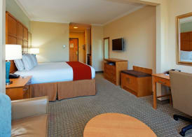 Holiday Inn Express & Suites SANTA CLARA - SILICON VALLEY by IHG 4