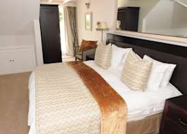 Abbey Manor Luxury Guesthouse 4