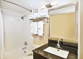 Days Inn by Wyndham Plattsburgh 3