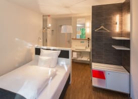 V-Hotel 5