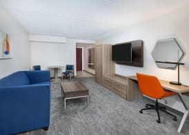 Holiday Inn Express & Suites COLUMBUS AT NORTHLAKE by IHG 4