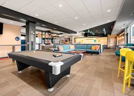 Tru By Hilton Portland Airport, Or 5