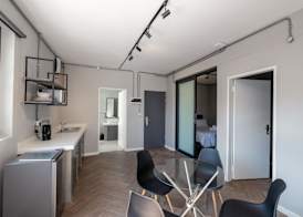 Inn & Out Plus Rosebank 3