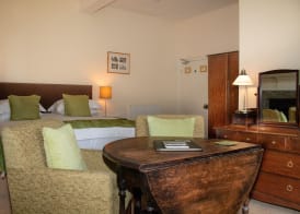 Rollestone Manor B&B and Restaurant 4