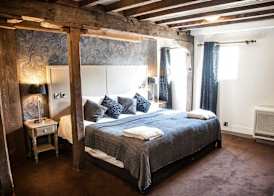 The Riverside Inn 4