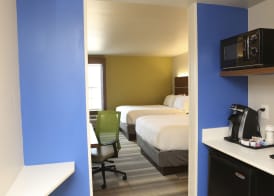 Holiday Inn Express & Suites PHOENIX AIRPORT by IHG 4