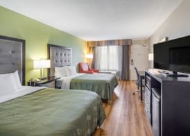 Quality Inn Roanoke Airport 4