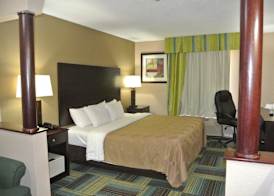 Quality Inn & Suites Arnold 3
