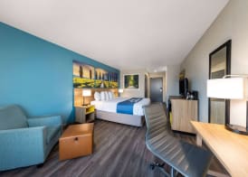 Days Inn by Wyndham Lathrop 4