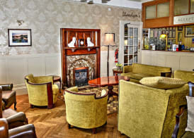 Lion Hotel & Studio Apartments 2