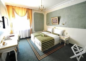 Queen's Astoria Design Hotel 3