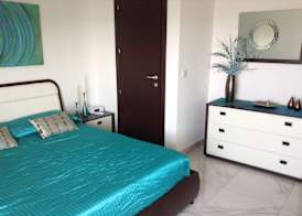 Seafront Apartment With Pool 4