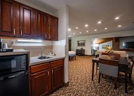 Christopher Inn and Suites 5