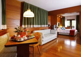 Hotel Mirage 2