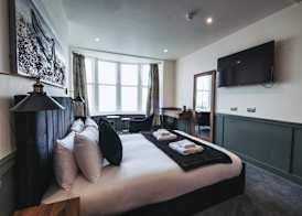 The Royal Bar & Shaker 2