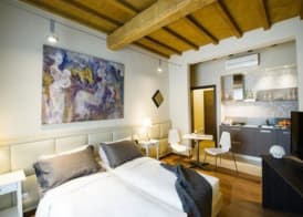 Florence Art Apartments 3