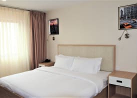 LIC Plaza Hotel 5