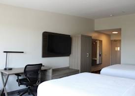 Holiday Inn Express BAKERSFIELD by IHG 3