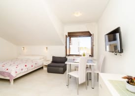 Cina Apartments 3
