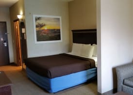 Days Inn & Suites by Wyndham Vancouver 4