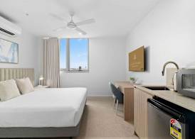 Lowanna Beach Resort Kawana 5