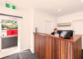 MainStay Suites Kew 2