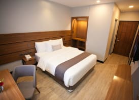 Embassy Hotel 4