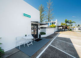 Montego Mermaid Beach Motel 5