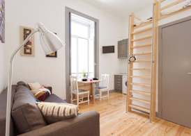 Studio apartment located central Lisbon 4