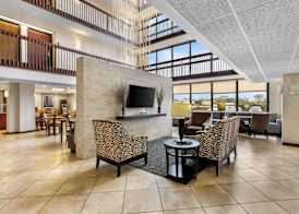 Sonesta Essential Houston Hobby Airport 5