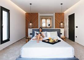 Milestones Naxos 2