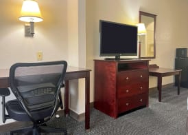 Quality Inn & Suites Houston Northwest - Cypress 5