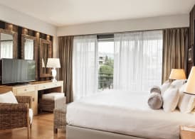 Sea View Cityscape Hotel 5