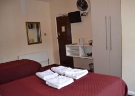 Hyde Park Court Hotel 4